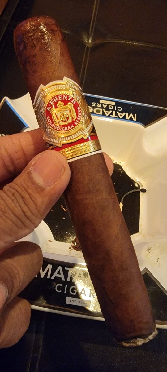limitless_naz's tweet photo. Some recent gems 😎🔥💨 #cigars #WeekendVibes https://t.co/xGNAWVCRT7