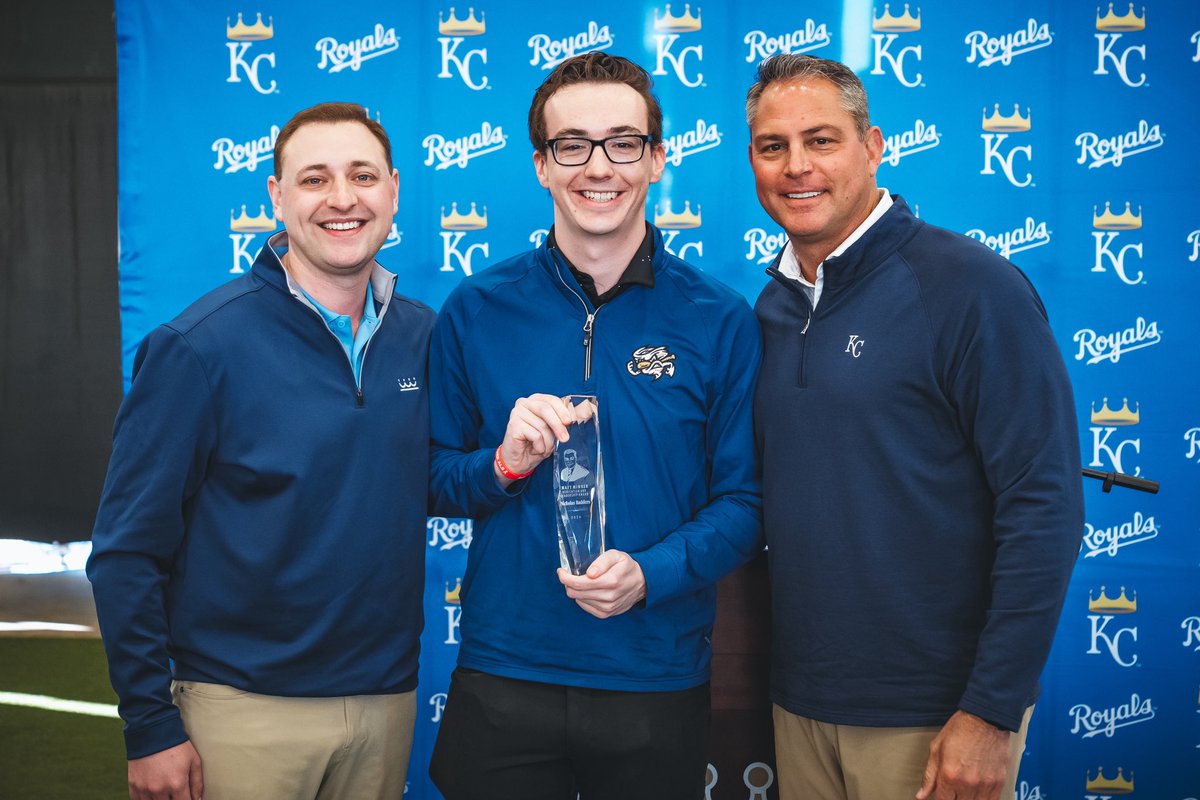 OMAStormChasers's tweet photo. It was a great day for some new hardware for our guys down in Arizona! 🏆💍

📸: @JasonHannaphoto https://t.co/Pqs4WFZ3vJ
