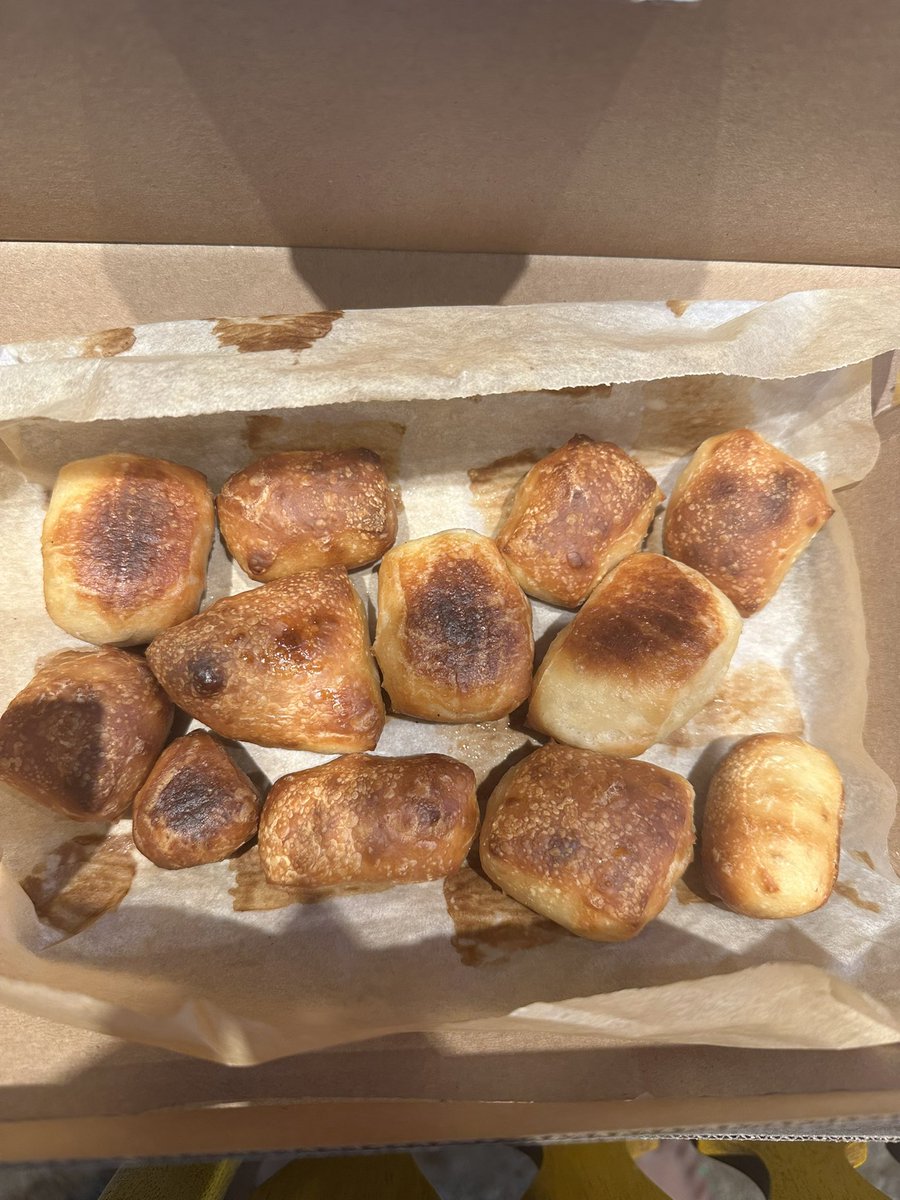 HelloCortney's tweet photo. @dominos what is this? Called the store people don’t care 🤦🏾‍♀️ https://t.co/Vy3CkAy7f2
