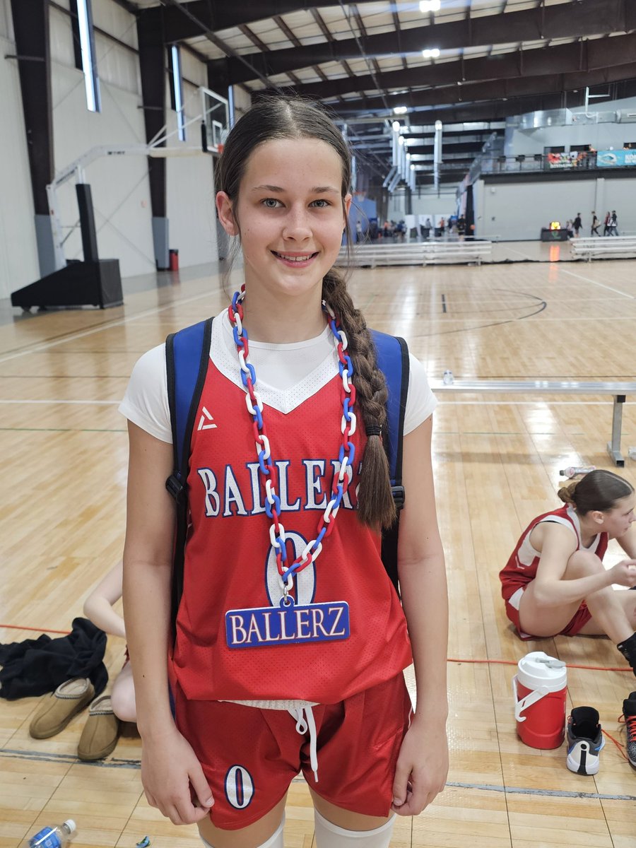 ballerz2030's tweet photo. Sunshine and Aja 

Hustle Chain winners Saturday games as we went 2-0!! Congrats ladies way to compete. https://t.co/GvqrwPddBE