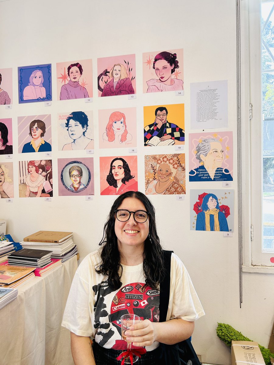 Club de Té 🐇 (@leclubdete) on Twitter photo ¡Gracias a nuestras amigas artistas, a la comunidad del club y <a href="/lainquietalib/">La Inquieta Librería</a> por este lanzamiento!
Exposición de ilustración “Mujeres fenomenales: Brujas Literarias”.
¿Cuándo y dónde visitar la exposición?
@lainquietalibreria
8-31 de marzo - Ramón Carnicer 65, Providencia ¡Gracias a nuestras amigas artistas, a la comunidad del club y <a href="/lainquietalib/">La Inquieta Librería</a> por este lanzamiento!
Exposición de ilustración “Mujeres fenomenales: Brujas Literarias”.
¿Cuándo y dónde visitar la exposición?
@lainquietalibreria
8-31 de marzo - Ramón Carnicer 65, Providencia