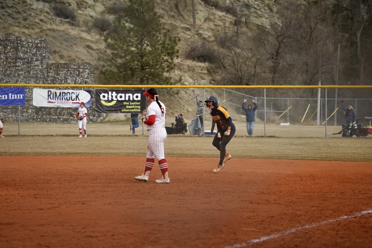 MSUBSoftball's tweet photo. WALK-OFF. SERIES WIN. LAUREN BLASCHAK. 

#msubsb | #msubsports https://t.co/XADwPYV50h