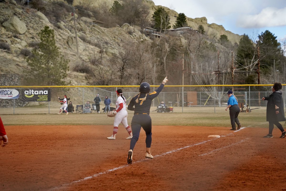MSUBSoftball's tweet photo. WALK-OFF. SERIES WIN. LAUREN BLASCHAK. 

#msubsb | #msubsports https://t.co/XADwPYV50h