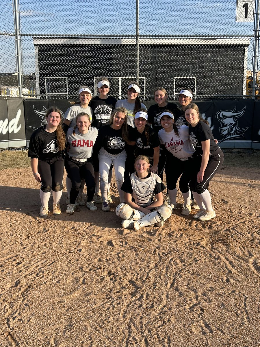 🥎🥎🔥DIRT!!!!🔥🥎🥎
Short time we compete!!! 

#KnightsProud 
#KnightsOnTheDirt