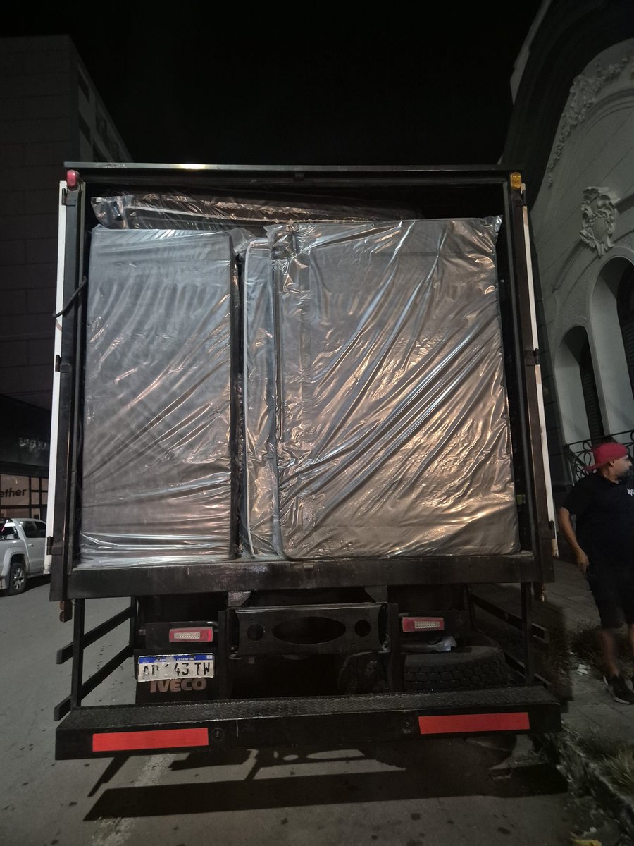 stmbb's tweet photo. Gracias a la empresa Karpol S.A y a Marcos de Mundo Firash, por la rapida entrega de los colchones comprados por esta Institución. https://t.co/YJVKJVYwjW