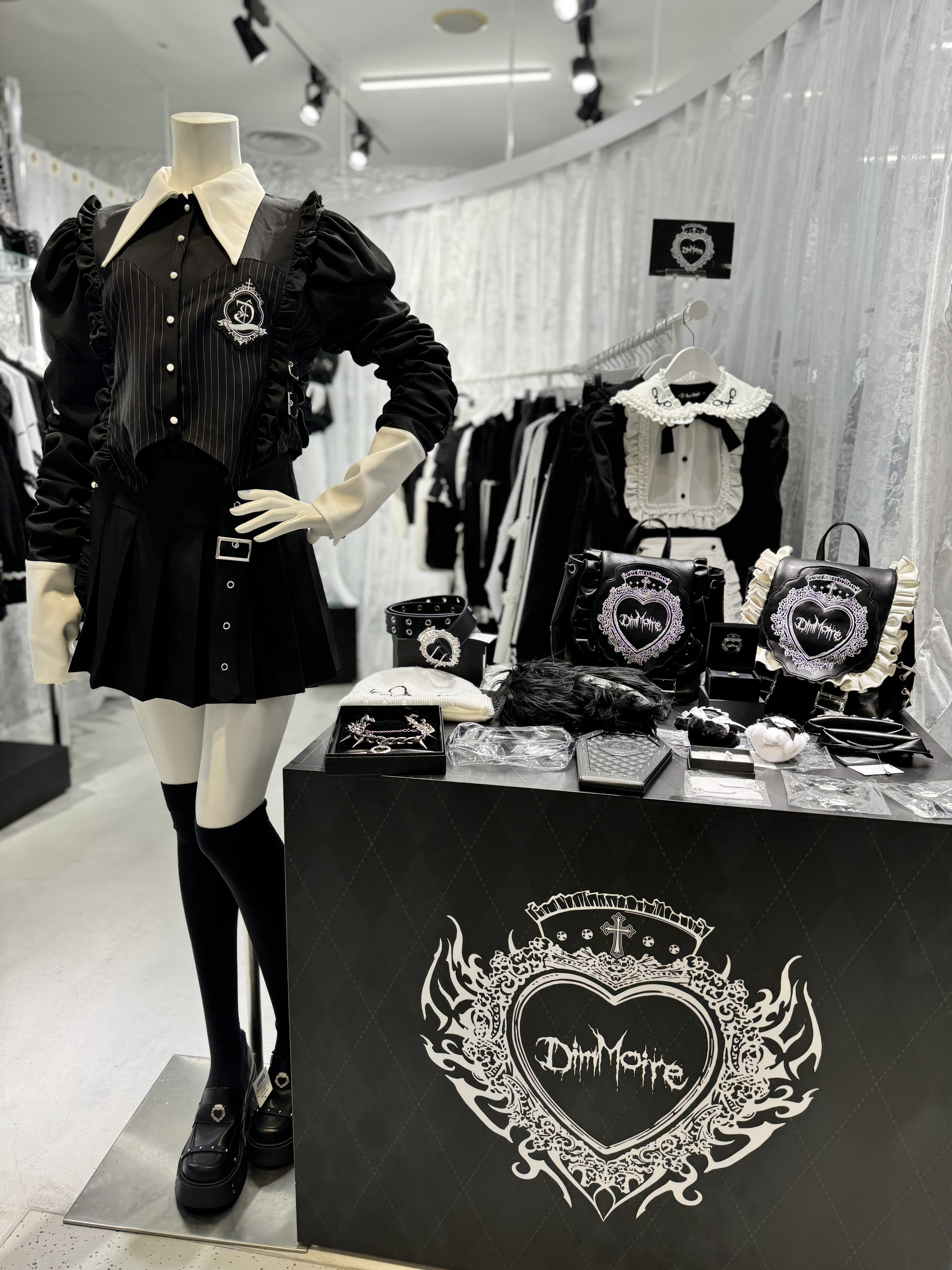 Dimmoire ディムモアール ZIP UP クロップトップス。(DimMoire Dimmoire ディムモアール ZIP UP クロップトップス。(DimMoire
