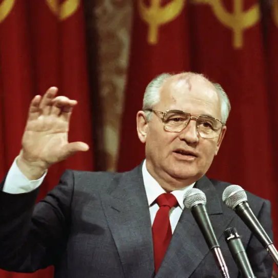 TammiMinoski's tweet image. #OTD 1990: The Congress of People's Deputies of the USSR, elected #MikhailGorbachev to the newly created post of president of the Soviet Union. washingtonpost.com/archive/politi… #ColdWarHist #RussianHistory