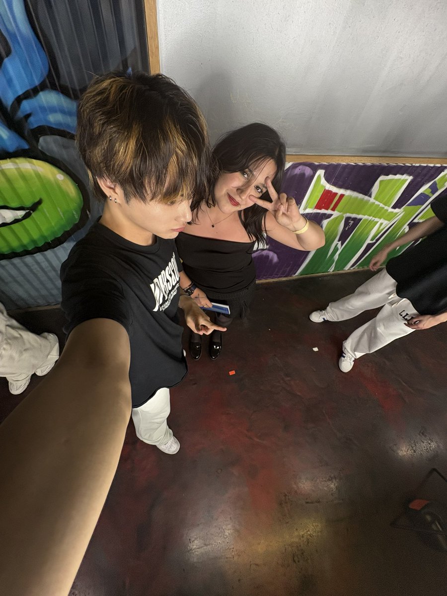 WOOCITYY's tweet photo. .05 w my ‘05 🔥🙏

 #AMPERSANDONETOUR
#AMPERSANDONEinSanAntonio  
#AMPERS_MYFIRST_TOUR https://t.co/FawjYXSTCS