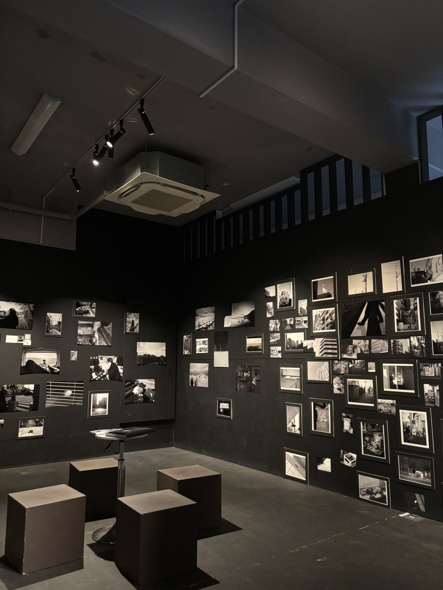 おはようございます！
モノクローム写真展示会「好きこそMONOの上手なれ。」本日最終日です🪄
あいにくの雨ですが、18時まで開催してますので、ゆっくりお気をつけてお越しください♩
沢山のご来場お待ちしております。
｜
高円寺 Gallery Studio
セブンイレブン杉並高円寺北1丁目店すぐ横🚶