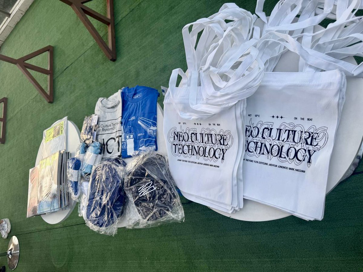 127SquadPH's tweet photo. [#DFESTAwith127zens] A little something for our attendees awhile ago! 🥰

Thank you @0917Lifestyle, @CzenniesPH, and @NCT_TAEYONGPH for the additional freebies. 💚 https://t.co/pui0qvwNHq