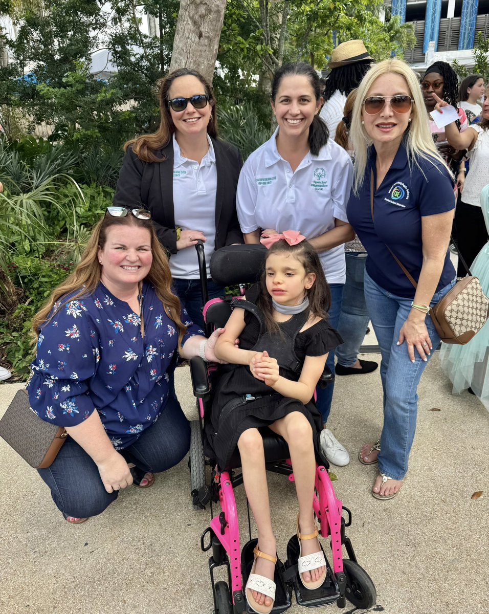 AngieTorresDade's tweet photo. The @OfficeofESE connected with families and colleagues at A Night in D9. #MDCPSYourBestChoice
@SuptDotres @LDIAZ_CAO @MDCPSSouth @MDCPS_ASD https://t.co/GXngmA0Qez