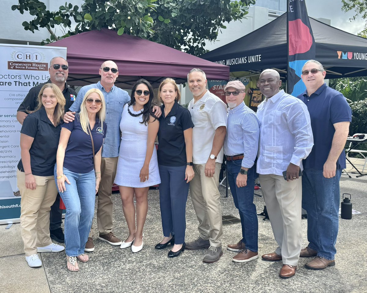 AngieTorresDade's tweet photo. The @OfficeofESE connected with families and colleagues at A Night in D9. #MDCPSYourBestChoice
@SuptDotres @LDIAZ_CAO @MDCPSSouth @MDCPS_ASD https://t.co/GXngmA0Qez