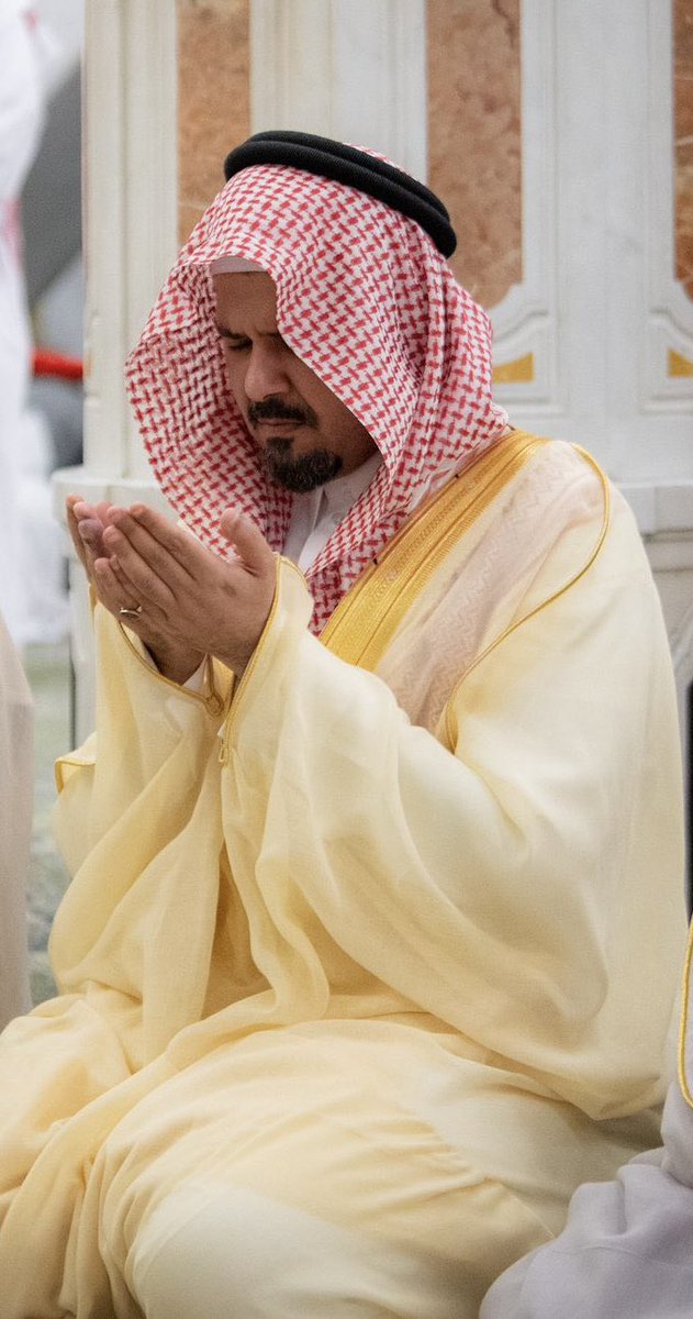 بالأمس القريب أدخل السعادة على الأمة الإسلامية🌴🌴
في أعظم حدث في السيرة المحمدية 🌴
بإحياء درب الهجرة النبوية 🌴🌴
واليوم يتسنم بأنجاله ومعاقد آماله 🌴🌴
عبقاً من سيرة النبي صلى الله عليه وسلم 🌴
ليستشعروا كيف كان صلى الله عليه وسلم 
شخصية عظيمة استثنائية 🌴
وكيف كان يعيش ويربي