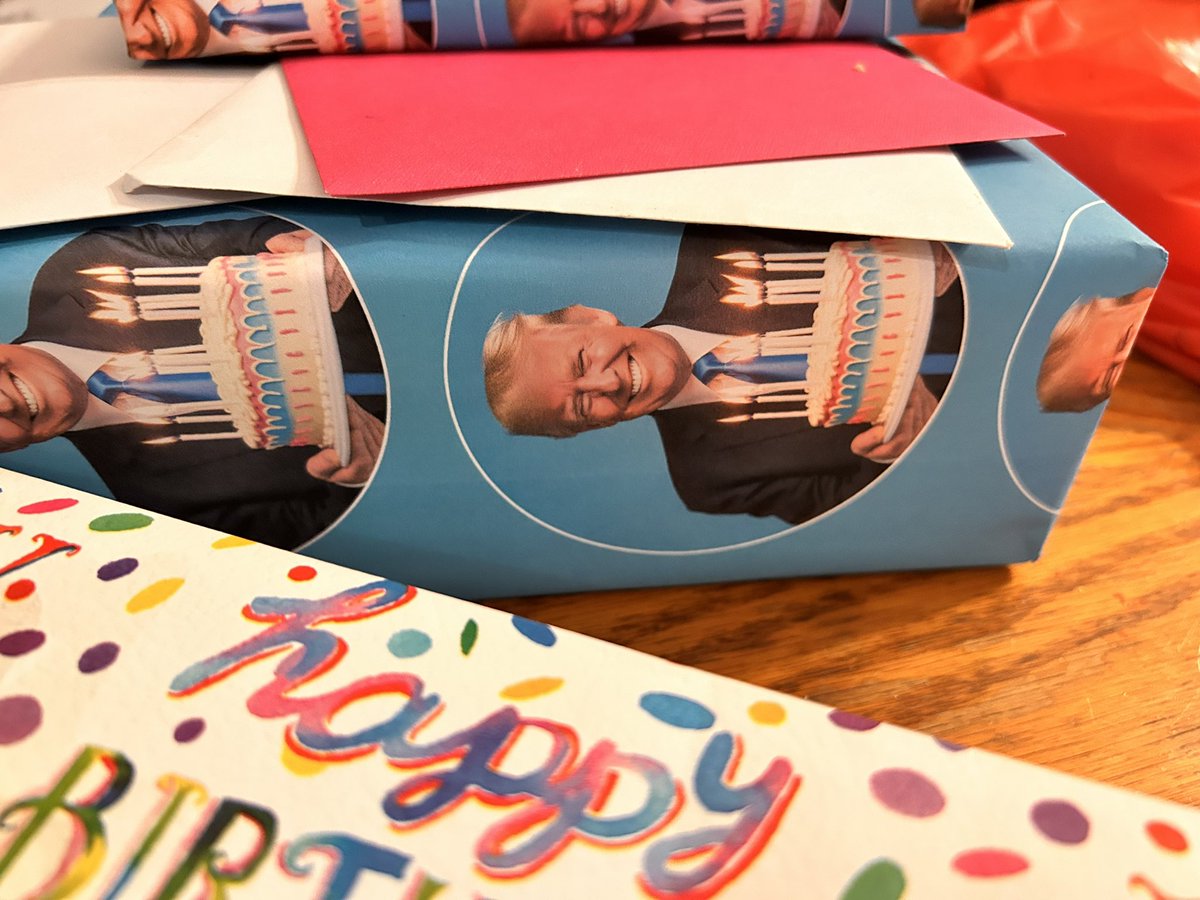 thatgrlsam's tweet photo. 8 years ago today president Trump wished my dad a happy birthday at his rally in Warren Ohio. It’s only fitting to throw a Trump-themed party for him since Trump is back in office! @POTUS @JDVance @realDonaldTrump @JDVance @elonmusk https://t.co/H38rIfAYK4