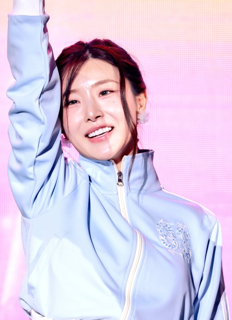 BBGIRLSV2's tweet photo. #브브걸 #BBGIRLS 
#이유나 #유나 
250315 토
STAGE 하남 
브브걸 유나 https://t.co/DJKkAPEbcP