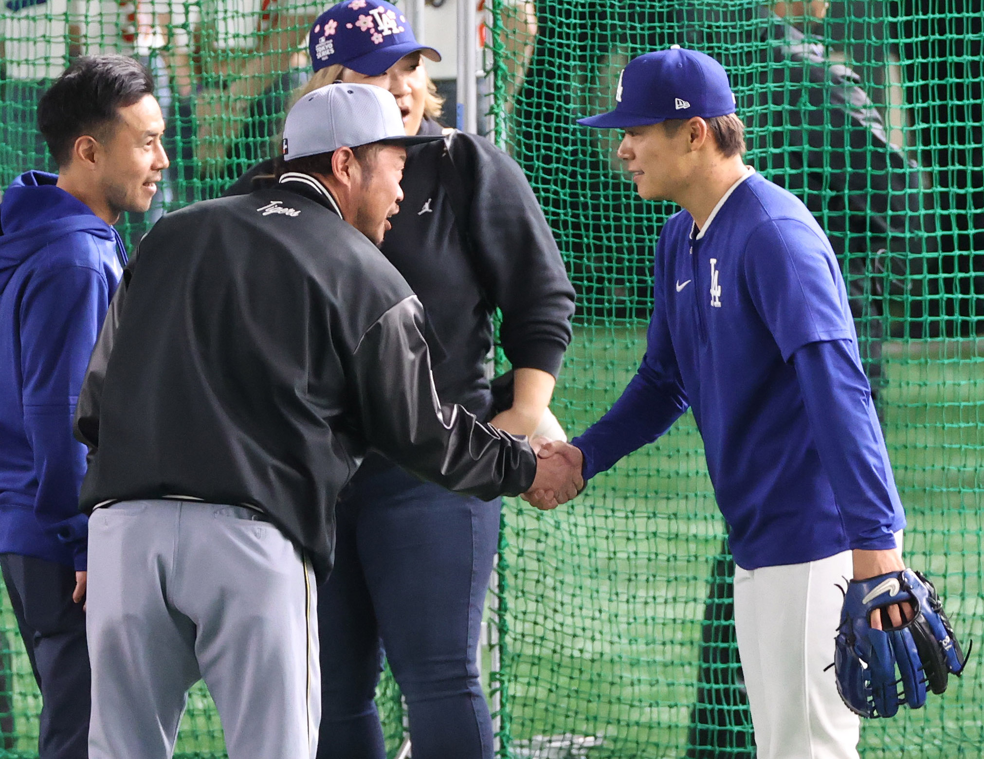 小谷野栄一 - Search / X