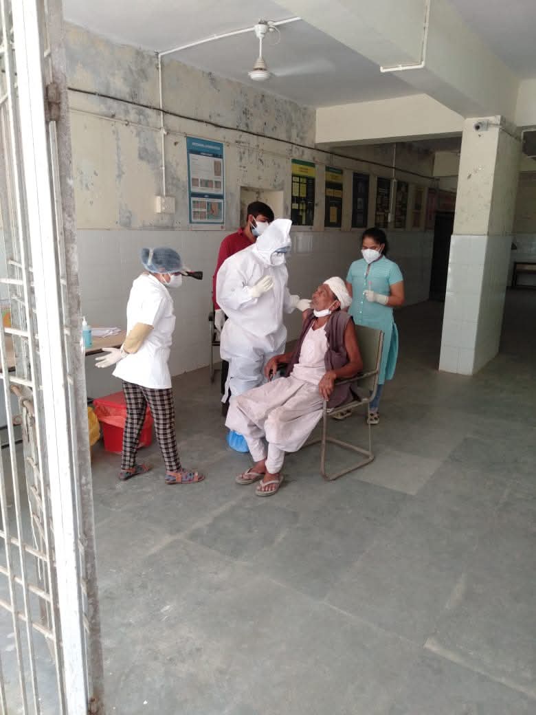 #Guj_Gov_Laboratory_tech_strike
<a href="/abpasmitatv/">ABP Asmita</a>
<a href="/narendramodi/">Narendra Modi</a>
<a href="/CMOGuj/">CMO Gujarat</a>
<a href="/Bhupendrapbjp/">Bhupendra Patel</a>
<a href="/irushikeshpatel/">Rushikesh Patel</a>
@GujHFWDept
<a href="/Nimishaben_BJP/">Nimishaben Suthar</a>
<a href="/ikaushikvekaria/">Kaushik Vekariya</a>
<a href="/ijayeshradadiya/">Jayesh Radadiya</a>
<a href="/sandeshnews/">Sandesh</a>
<a href="/VtvGujarati/">VTV Gujarati News and Beyond</a>
<a href="/tv9gujarati/">Tv9 Gujarati</a>
<a href="/MantavyaMedia/">Mantavya News</a>
<a href="/Divya_Bhaskar/">Divya Bhaskar</a>
<a href="/KanuDesai180/">Kanu Desai</a>
<a href="/kuberdindor/">Dr. Kuber Dindor</a>
@Nimu_Bambhania