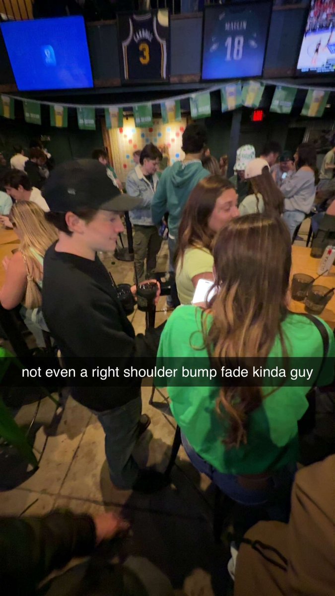 ganggangluvsmiz's tweet photo. bro is the same height as lil mama sitting down. might be time to hang em up buddy. #shrink #shortkingsup https://t.co/djbMOoTQQb