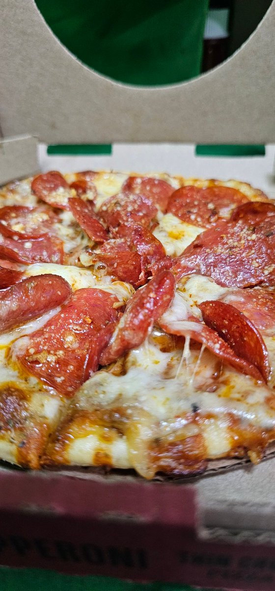 StraightOwnage's tweet image. #PizzaAddict