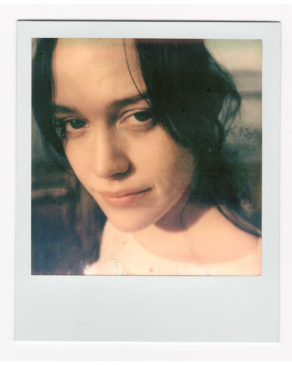 Portal Victoria Pedretti Brasil tweet media