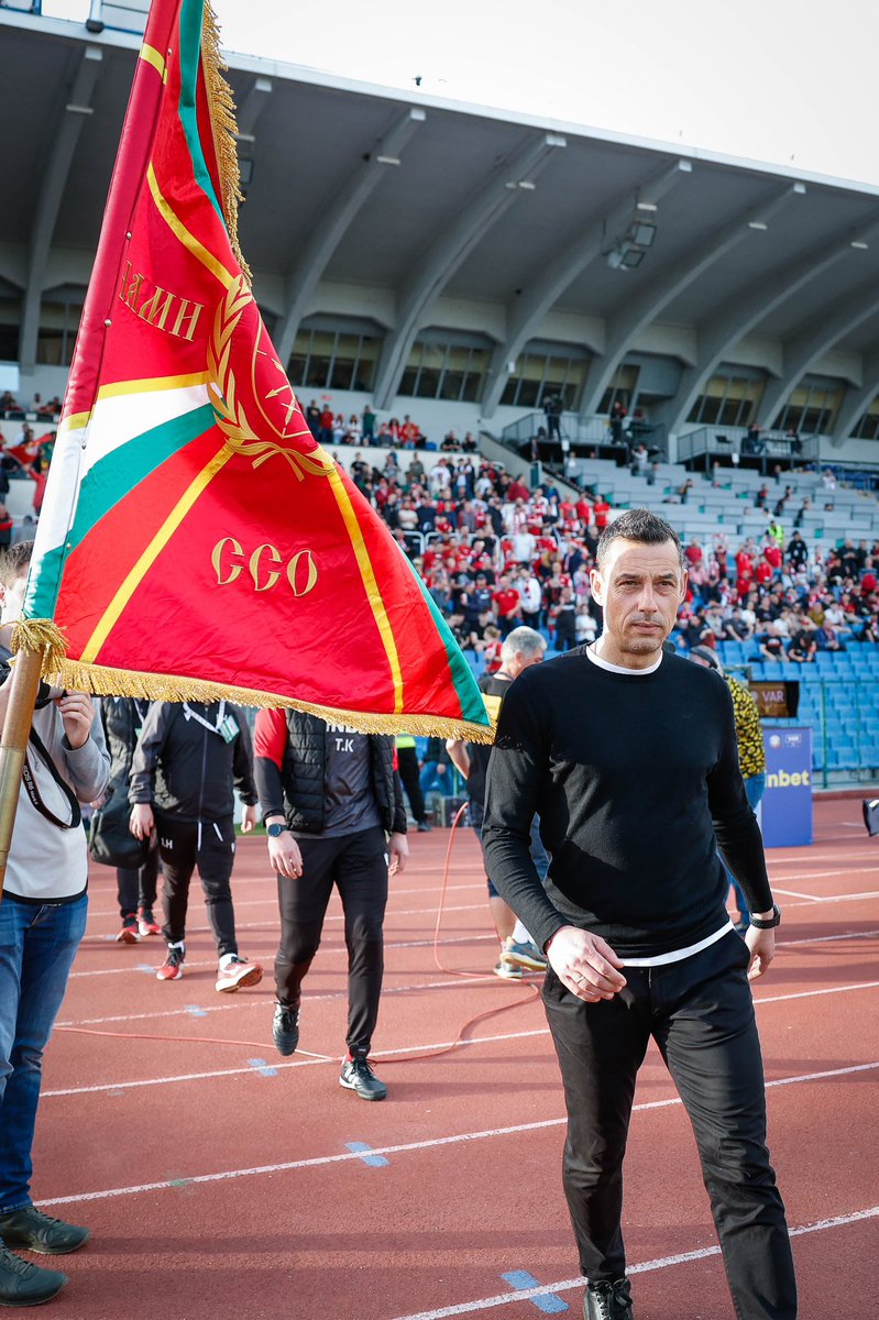 GHSPORTSbg's tweet photo. Пак апелирам за по-професионално разглеждане на ситуациите.Всеки си знае как бави играта,ние играем пет минути продължение,други играят по девет.
Първо ще починат футболистите.С наличните ще работим да усъвършенстваме последните 30 метра.
Някои хора явно ги е страх от ЦСКА. https://t.co/6lDTVlc6l6