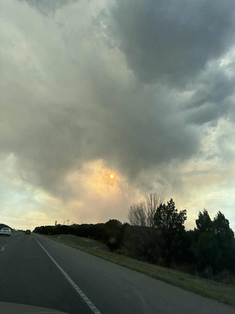 culturedforest's tweet photo. Wildfire smoke in West Austin from #crabapplewildfire near Fredricksburg, TX https://t.co/Mb1NiblW8d