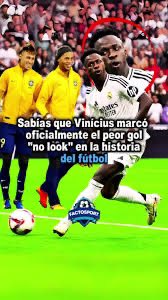 elgregorycastro's tweet photo. @Mario___RM Nada más incómodo que balón de playa haciendo el peor  “no look” imitando a Dinho… https://t.co/A2ZfUEaSFz