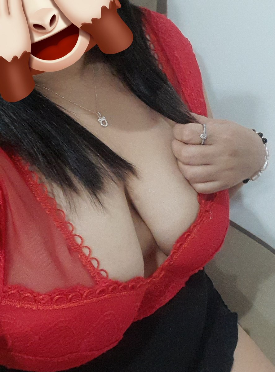 LilySwinger's tweet photo. PARTY!! https://t.co/0OV0I51jnc