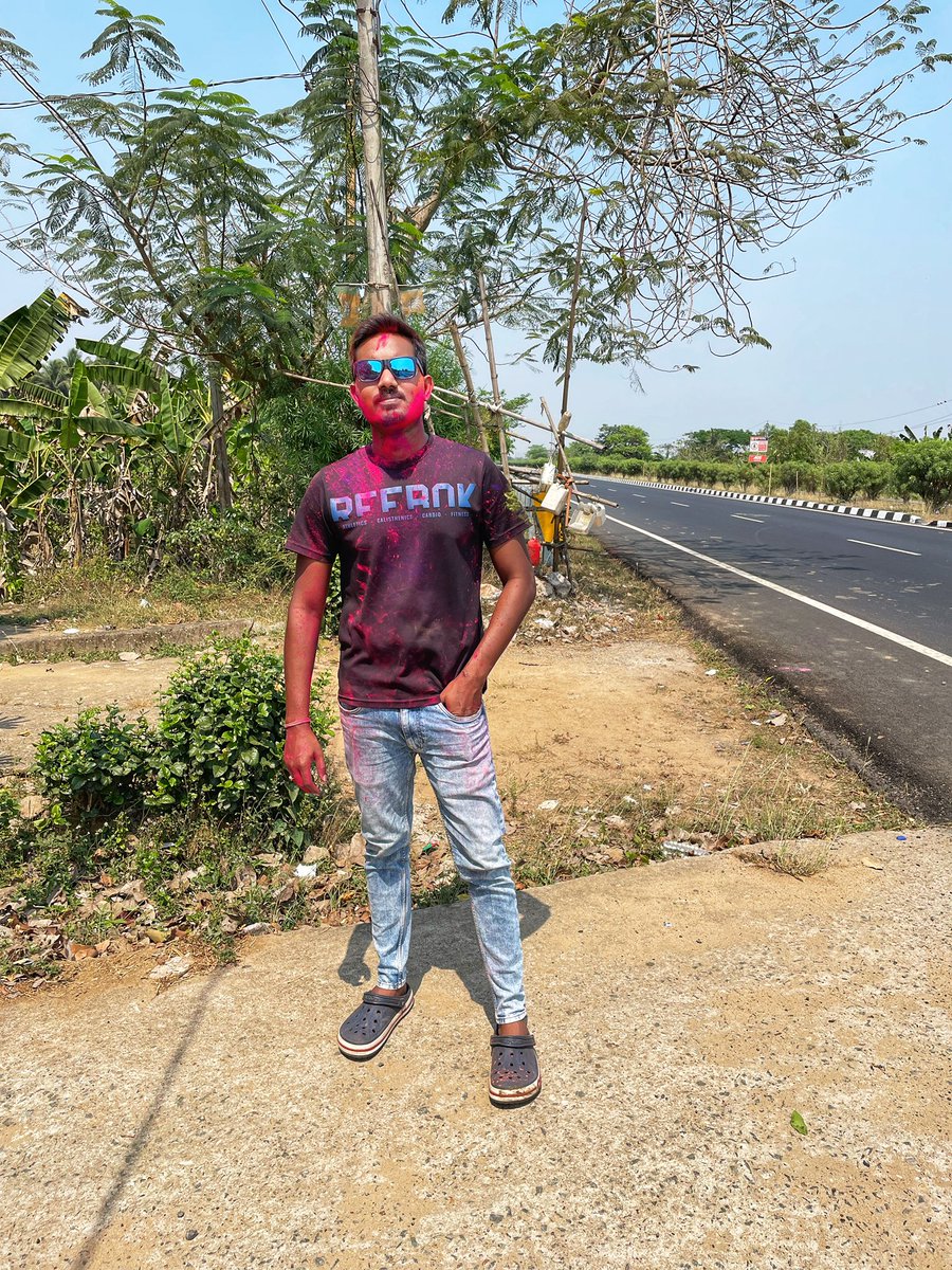 parida_samir's tweet photo. Just like the colours of Holi, every challenge i face adds a new layer to my journey. Hustle hard, paint your dreams, and let your success shine bright. #HoliVibes #hustleandflow https://t.co/Tr100v3XYP