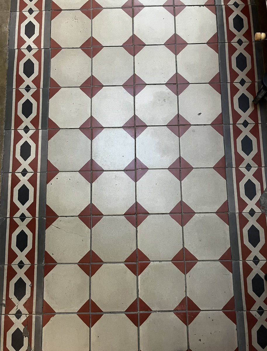 lovadograjales's tweet image. #pisos