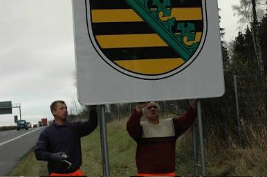 Wenn wir an die Macht kommen, werden wir einen großen Bläser auf die sächsisch-deutsche Grenze richten um eine Dünstzone zu ermöglichen.

Sachsen - aber groß!

#SachsenMussWachsen