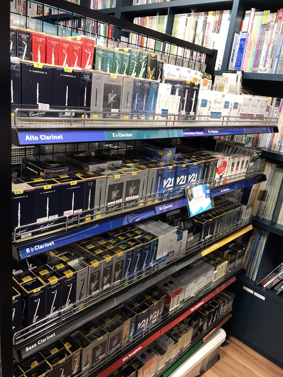 【リニューアルオープンセール❗️】

3/15.16リニューアルオープンセールを行なっており、
楽譜・書籍10%OFF、
楽器・小物・消耗品全て20%OFF
でご提供しております！

昨日、特に大好評だったバンドレンリードは価格値下げ&amp;20％OFFで大変お求めやすくなっております✨