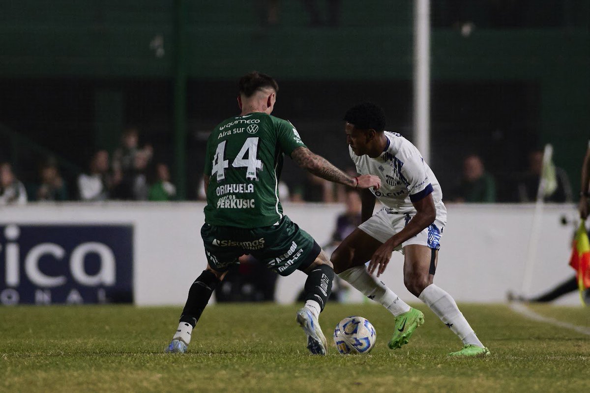 ❌El peor partido en lo que va del año, en mi opinión . Ni el mismísimo #Talleres sabe cómo le gano a #River.

Un equipo que no patea y no genera ni crea ideas de juego.

Matemáticamente sigue con chances de entrar en los playoff. Quedan 6 fechas, 6 finales, OBLIGADO A GANAR.