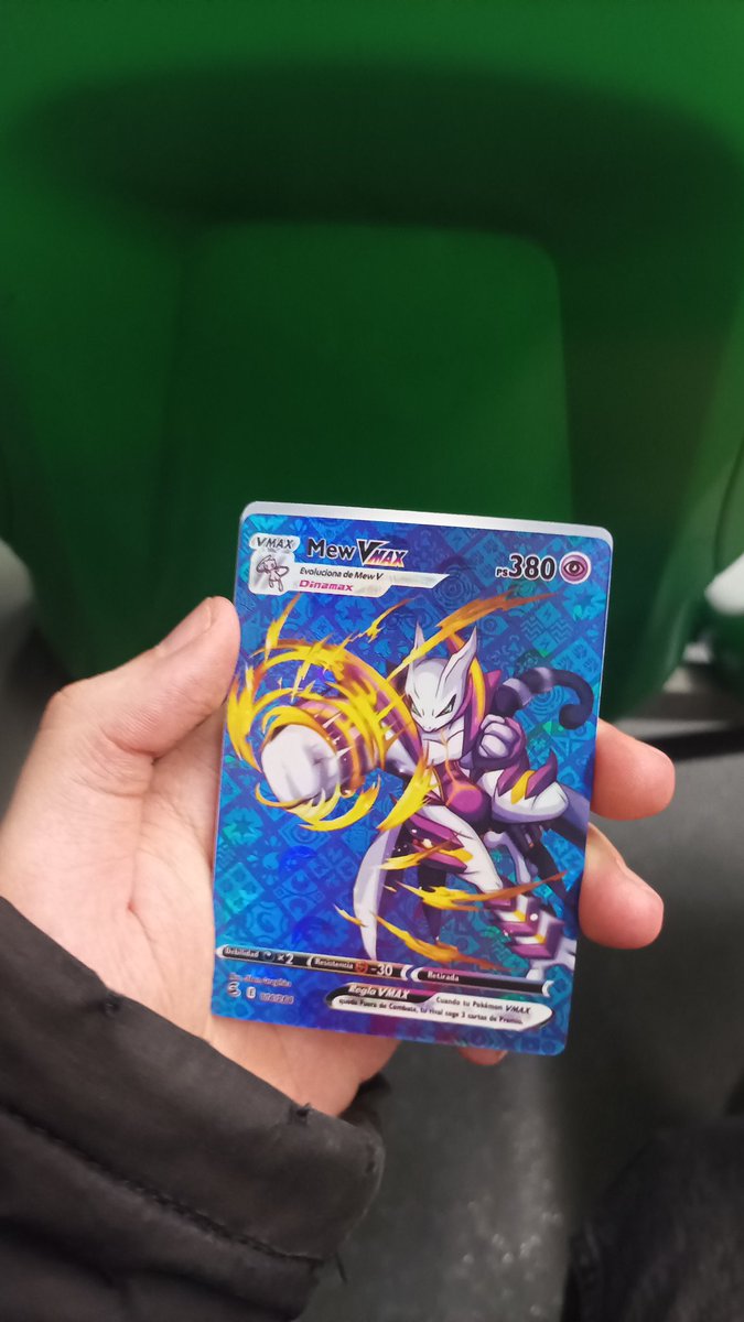 Estamos mi amigo juan y yo volviendo de tomar algo en un nocturno. De repente se saca un sobre de los chinos y me dice que lo abra. Me toca meweight V fullart.
Es el mejor día de mi vida