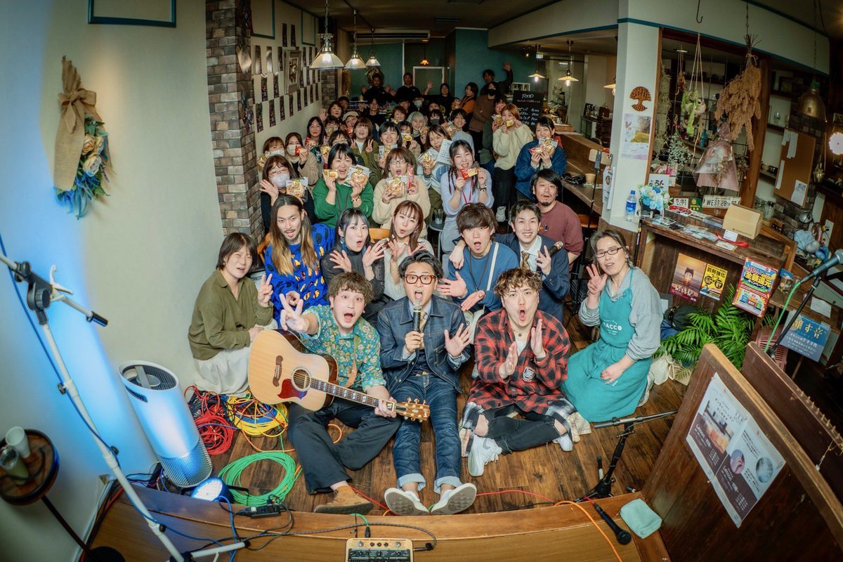 NuSkoolArea's tweet photo. 【番外編終了】
ニュースク番外編
課外授業無事に終わりました!!!
島根県大田市natural dining HACCO
素敵な空間と美味しい食事
#THEBONNOOS アキさん主催
#まじめ勇
#結
皆で作った【醸す音】
素晴らしい1日でした!!
#ヨシヒロ 先生の誕生日でもありました🎂
おめでとう🎊 https://t.co/TohFXTrBdd