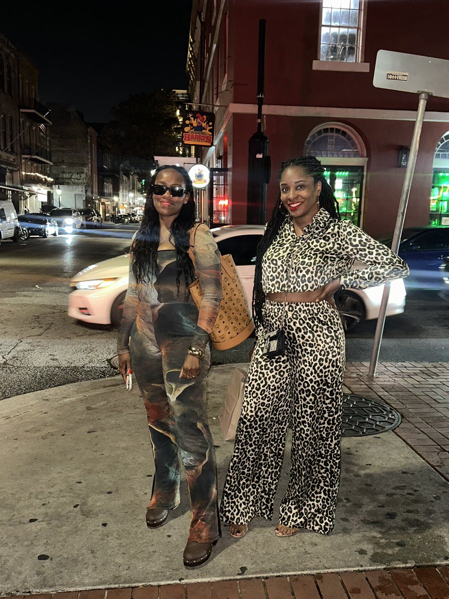 ShawnieceQB's tweet photo. #DecaturWhereItsGreater celebrating @ErneshaMcM tonight 🎉🎉🎉 https://t.co/54xwYMpb9z