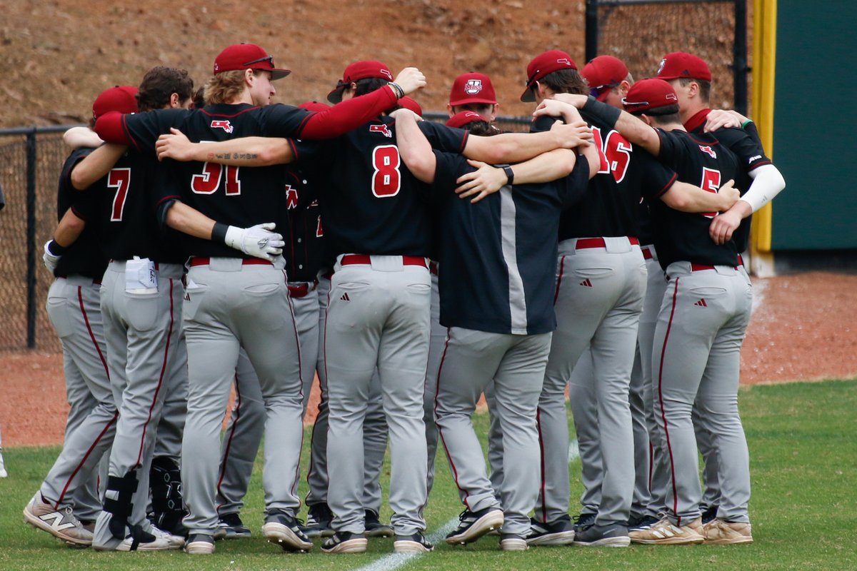 We split the doubleheader with Davidson

We claimed a 13-8 triumph in game one of the afternoon.

Mikey Jensen received his first winning decision of the season, while <a href="/DrewSliwkowski_/">Drew Sliwkowski</a> earned his first career save

📰 tinyurl.com/2v7nuchd

#Flagship🚩