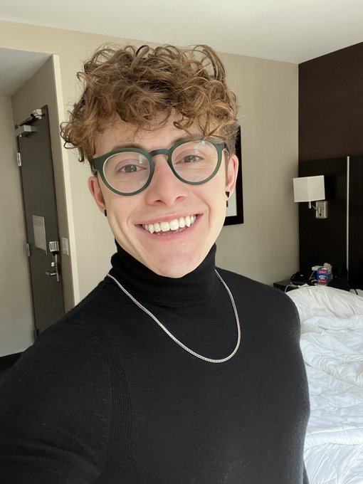 Hotels are fun :) https://t.co/TyK3HSOXYe