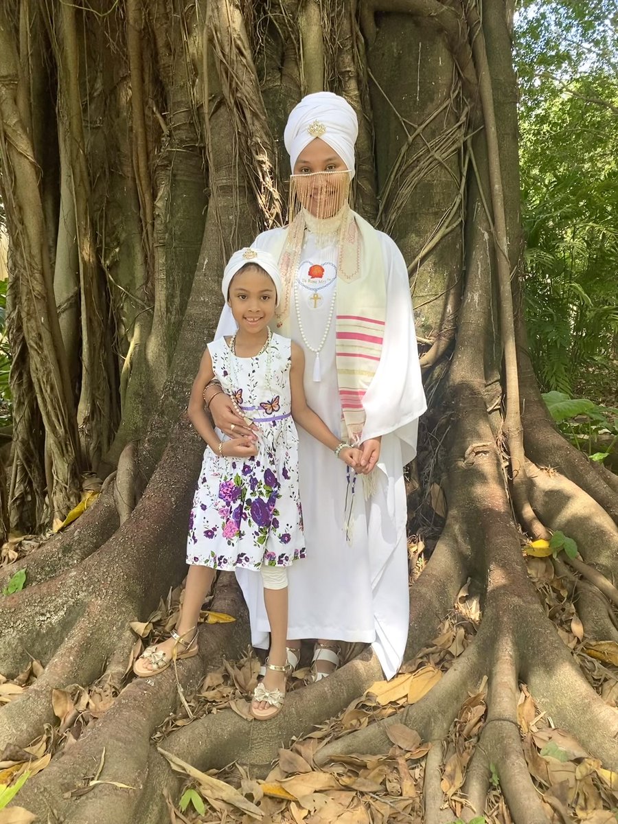For The Record: I Am Mama Khem a Tru &amp; Clean Moor a Law ⚖️ Bringer. Th Best Way to teach any child is by being an Example 1st. Eth’s always Good to Cover Up Modestly &amp; Be Set Apart from the World in our Holy White. Moor means Love and 13Love is Th Highest Love of All 9.13