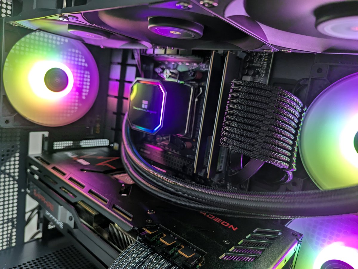自作代行174台目、マホくん2代目9800X3D+XTXなつよつよPC〜🔥🔥
