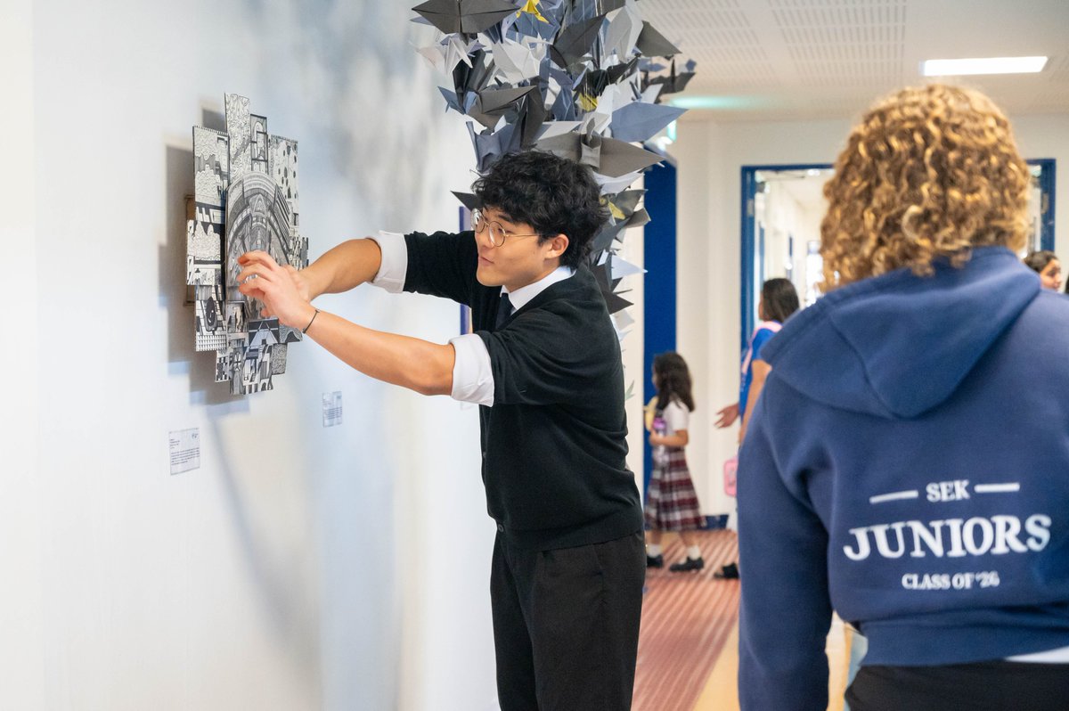 sekqatar's tweet image. Our G12 IBDP #VisualArts Exhibition, was a stunning display of creativity, reflection &amp;amp; artistic growth! 🎨✨ Through diverse artworks, students showcased their perspectives, embodying the #IBLearnerProfile traits of being reflective, open-minded &amp;amp; risk-takers. 🖼️👏#IBArts #DP