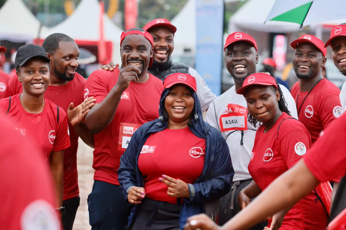 OldMutualUganda's tweet photo. How low can you go? 🤗🥰

#TutambuleFfena #AbsaKH37HillsRun #RunForAGirl #ChangeHerStory https://t.co/pEl92mLBvy
