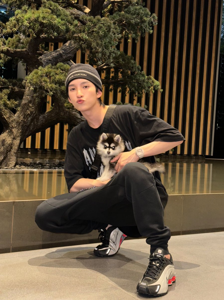 loveofmango's tweet photo. I met a one year-old husky puppy today and now I miss Wendy again π₯Ή
#Noeulnuttarat #MagentaBoy
#PrincessWendy #WendyLee #Wendiva https://t.co/3G5hQfjAnj