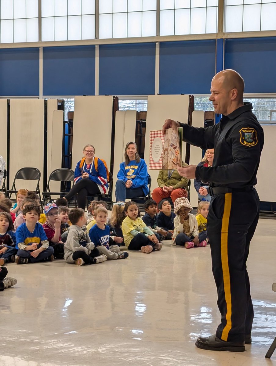 We had lots of visitors for Read Across America Week, but a special thank you to Senator Steinhardt, Commissioner Ciesla,  Town Council Member McQuade, Chief Garcia, and Officer Strother! 📚