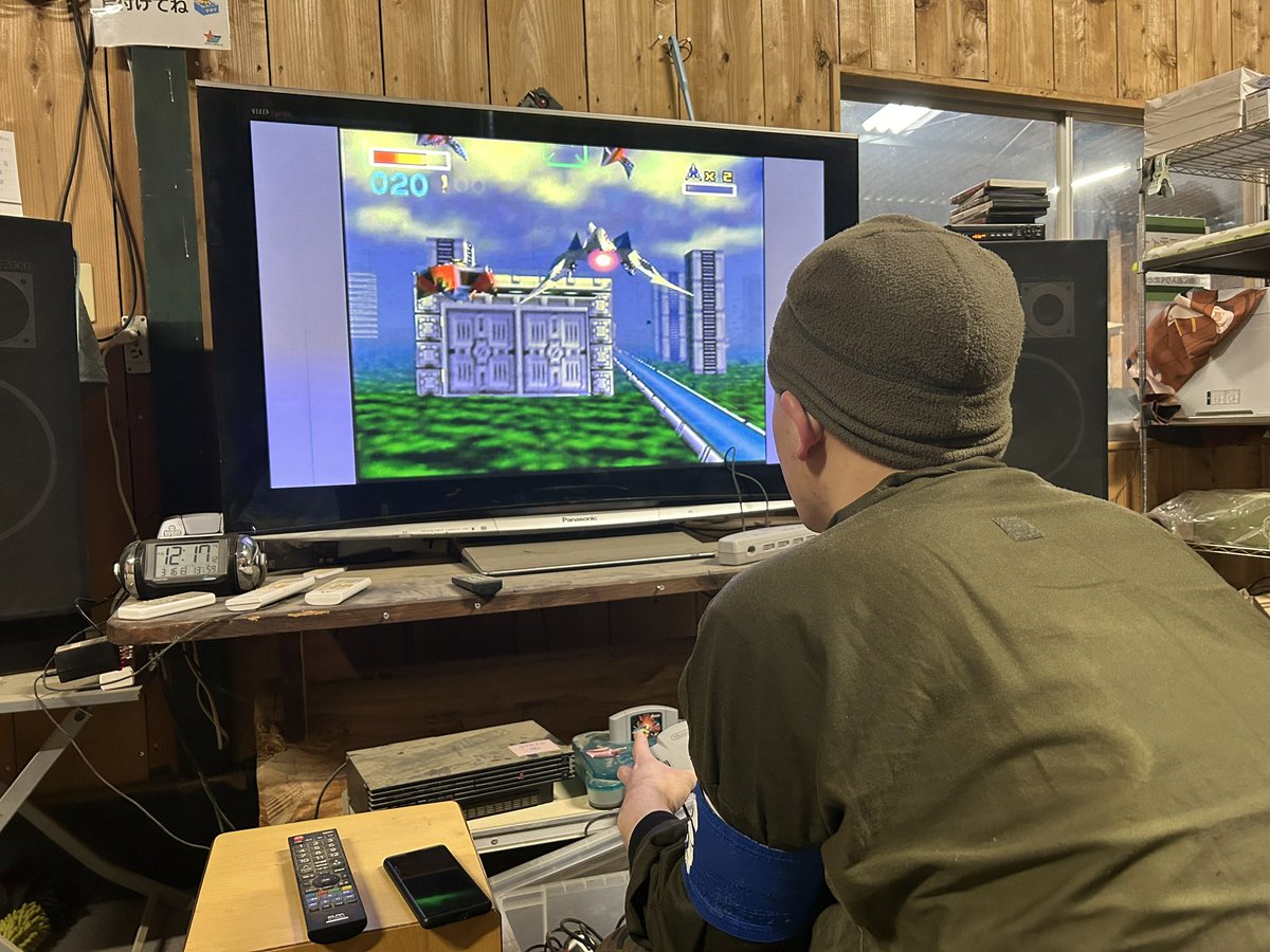 サバゲーに来てスターフォックスをやり始める男