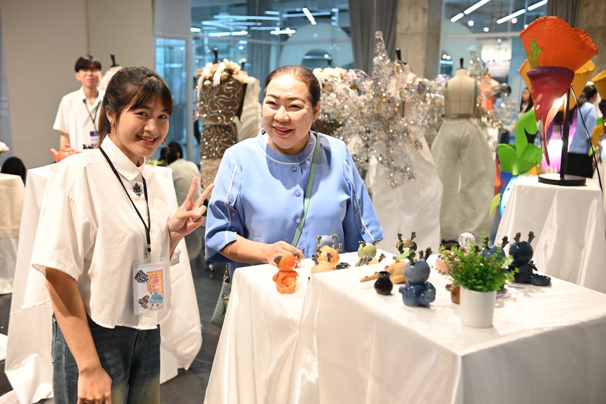 FineArtRmutt68's tweet photo. วันนี้วันสุดท้าย!! มาพบกับพวกเราได้ที่งาน “เจิดJust Art Thesis Exhibition 2025”

13-16 มีนาคม 2025, 12.00 - 20.00 น.
AT UNION MALL 5 FL., UNION CO-EVENT STUDIO

#เจิดJustThesis2025 #VCDRMUTT #PDRMUTT #IDRMUTT #ICDRMUTT #FARMUTT #RMUTT https://t.co/49vB5XYBam