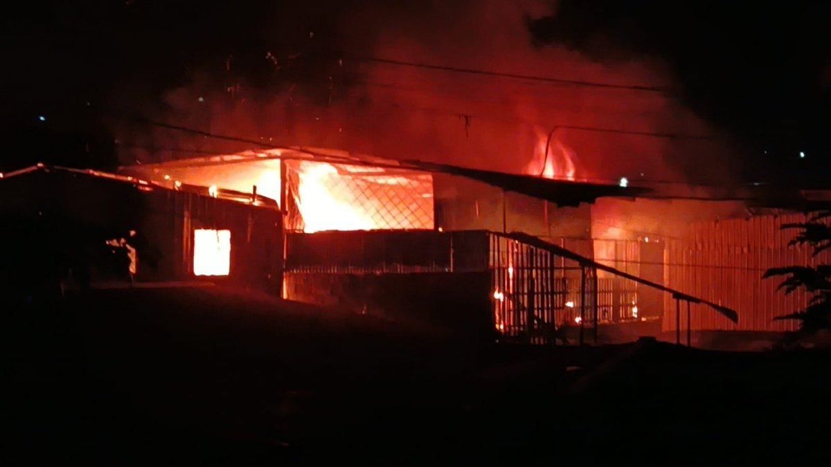 ULTIMA HORA 
SAN JOSE DE BOCAY. 

se nos reporta un incendio en mas de 5 viviendas en San Jose de Bocay departamento de jinotega. BOMBEROS 🚒 UNIDOS S.O.S 🚒