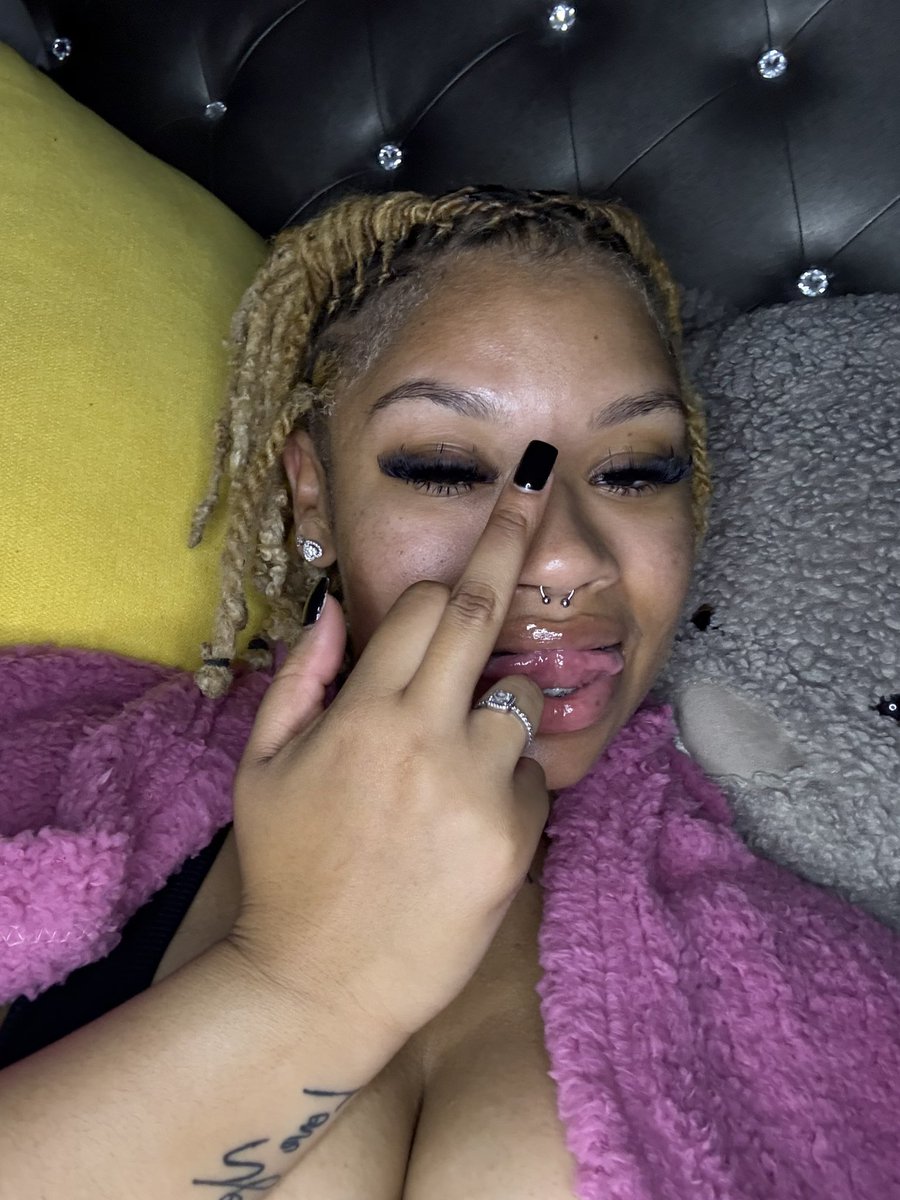 TrinityDynasty's tweet photo. face card on 10😍.. #imsopretty #str8outthecameraroll https://t.co/vODCVL5ap5