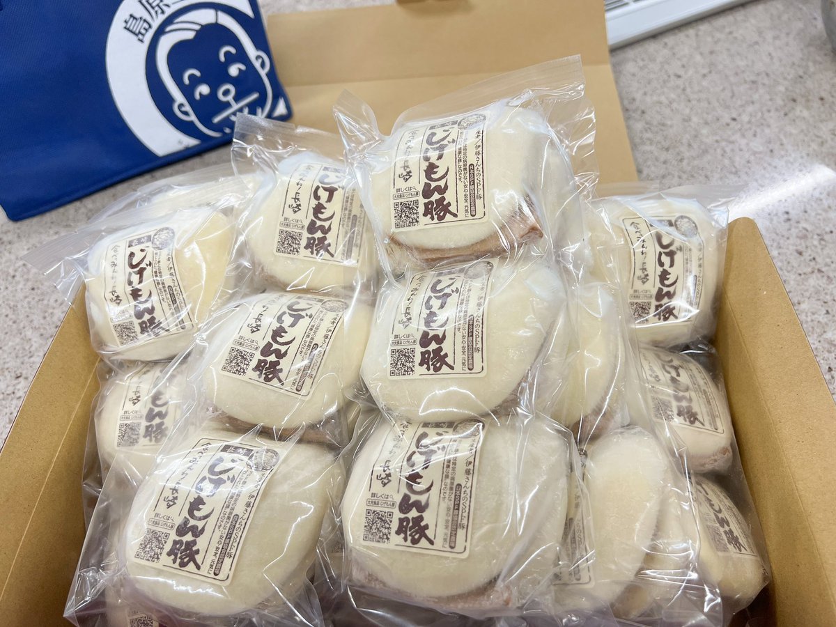 角煮マンをもらってください
リポスト&amp;フォローで2名様に
6個セット+保冷バッグ
締切は3/17(月)23:59まで