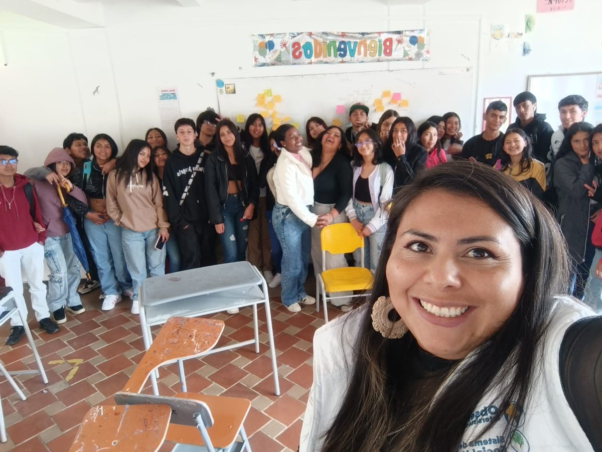 <a href="/ElOIRdelaRegion/">El OIR de las Regiones UNAD</a> <a href="/unad_zcsur/">UNAD Zona Centro Sur</a> <a href="/ahedys/">Ahedys Medina</a> <a href="/josefer97812400/">jfer.18</a> <a href="/JuanD1195/">Juan David Marin H</a> <a href="/EnriquezJorge_A/">Jorge Enriquez</a> <a href="/claraparedes4/">clara paredes</a> <a href="/DiegoRoseroR/">Diego Rosero Ruiz</a> <a href="/luc58457/">lucio javier montilla burbano</a> <a href="/carocabrerap/">Carolina Cabrera Pérez</a> <a href="/LlanoVladimir/">Jairo Vladimir Llano</a> <a href="/claudiap2019/">claudia patricia rodriguez andrade</a> #SISSUZonaCentroSurEn la segunda sesión del Modelo SISSU, los estudiantes de grado décimo del Colegio Ciudadela de la Paz identificaron líderes representativos y reforzaron su autoconocimiento y sentido de pertenencia. #ModeloSISSU <a href="/ElOIRdelaRegion/">El OIR de las Regiones UNAD</a>